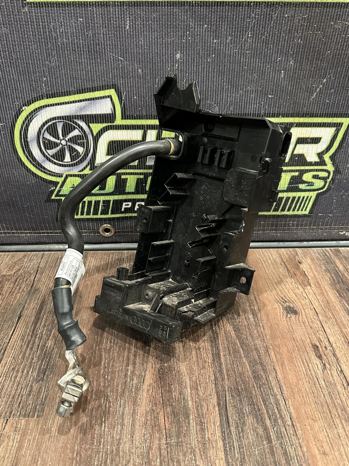2021 AUDI R8 FUSE BOX OEM 4S0 937 548 BA