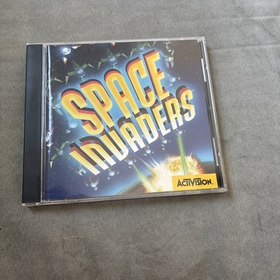 1999 PC CD-ROM release of Space Invaders published by Activision. With Manual.