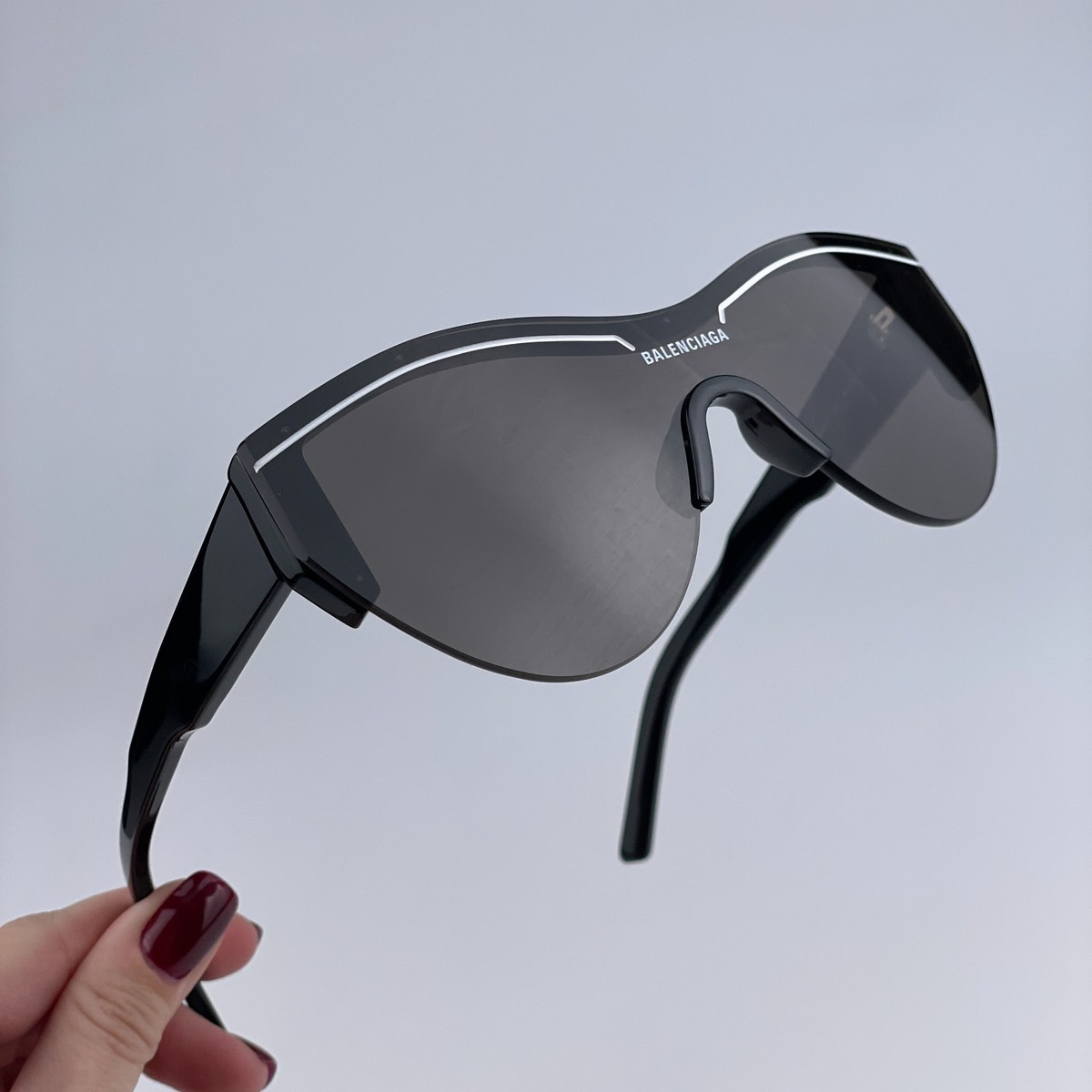 Balenciaga Women Sunglasses Black Grey Shield BB0004S 001  display picture 2