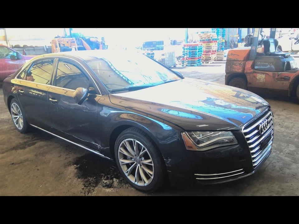 (LOCAL PICKUP ONLY) Hood Fits 11-14 AUDI A8 6504010 — 第 2/4 张图片