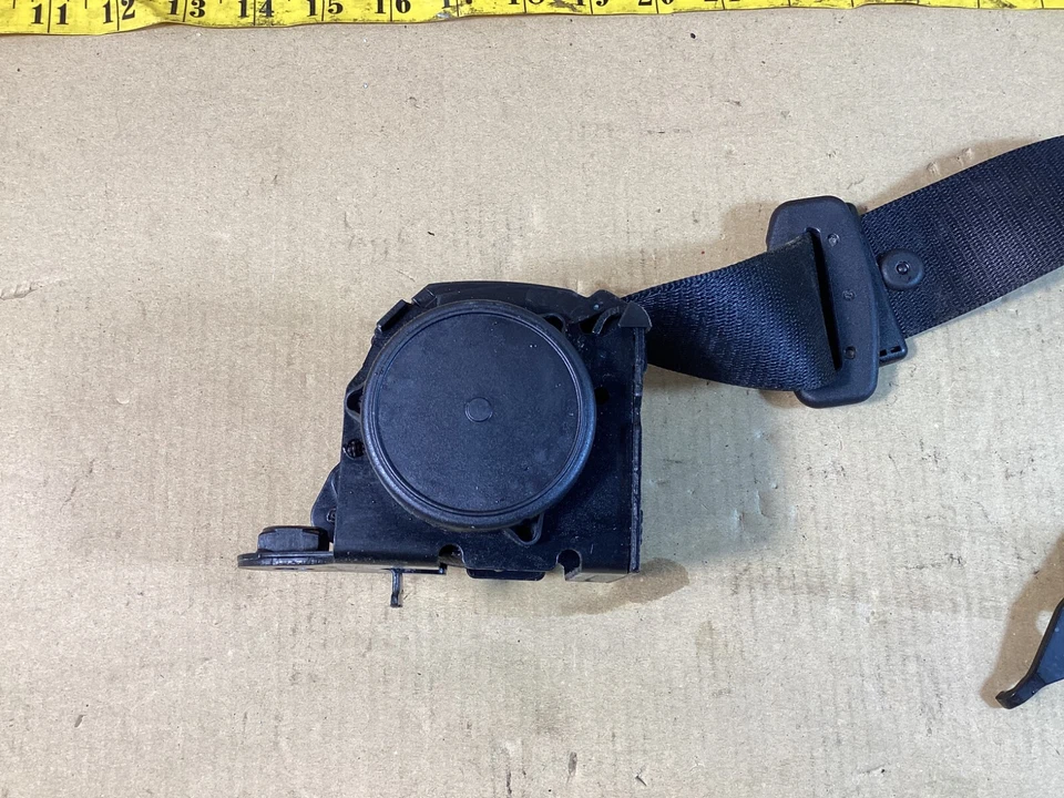 Mini Cooper Paceman R61 2013-2016 cinturón de seguridad trasero izquierdo lado del conductor OEM. Foto 4 de 4