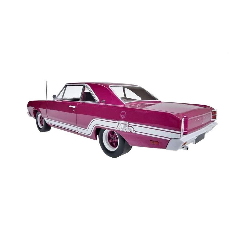 1:18 1969 Chrysler VF Valiant Pacer -- Magenta Metallic w/Stripe -- Greenlight D - Image 3 of 4
