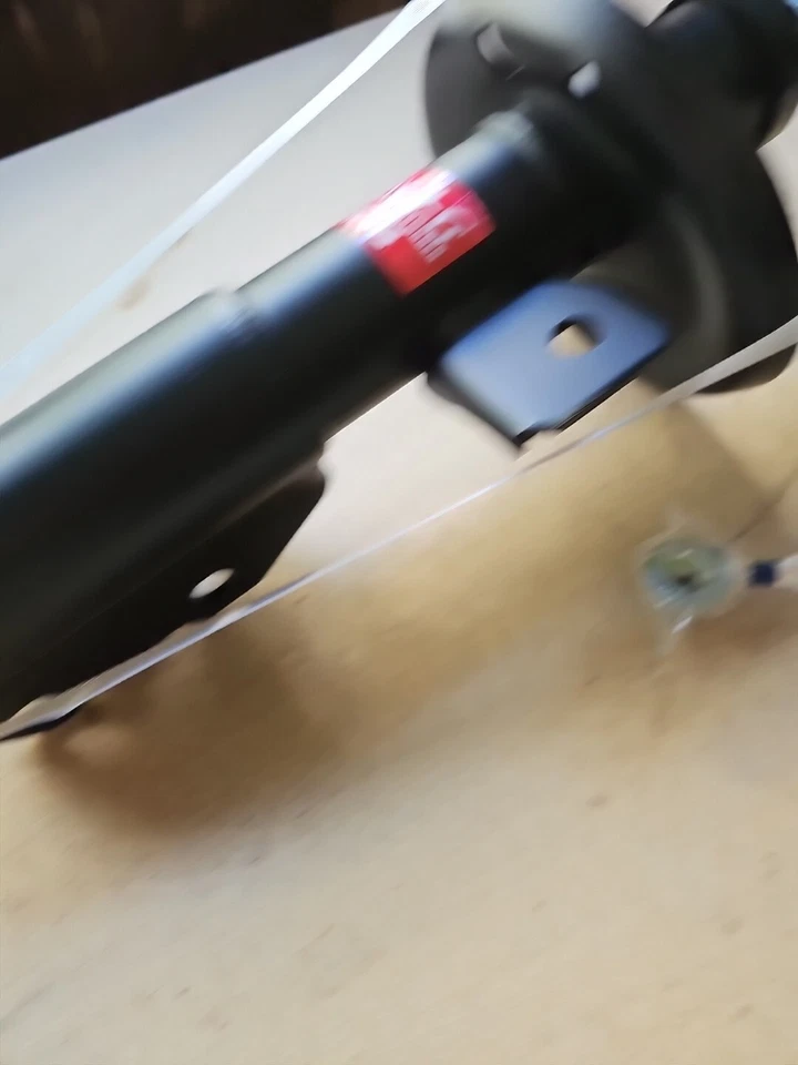 Suspension Strut KYB 333461 fits 03-07 Saturn Ion - Image 3 of 4