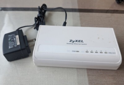 ZyXEL (ES-105S) 5-Ports Desktop Fast Ethernet Switch