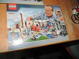 2007 Lego 10184 Town Plan 100% complete with manual & box 50th Anniversary NICE!