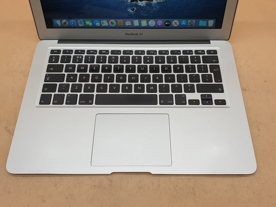 Apple MacBook Air 13" 2012 · i5 · 8GB · 256GB, photo 2 of 5