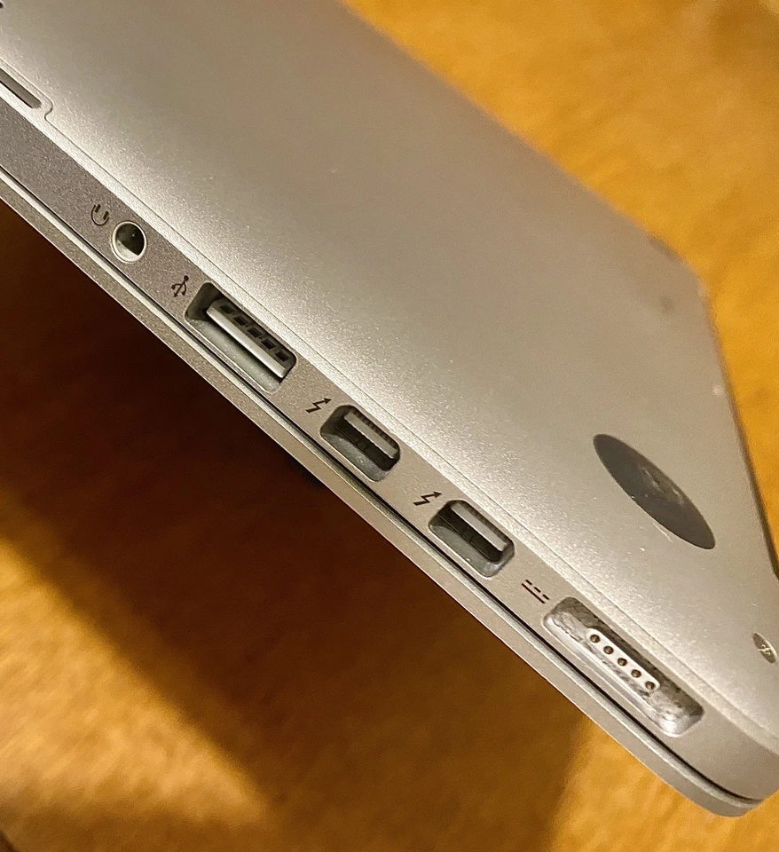 Apple MacBook Pro 15: Intel i7 16GB RAM 512GB SSD Radeon R9 M370X Mid-2015 A1398 - Image 4 of 4