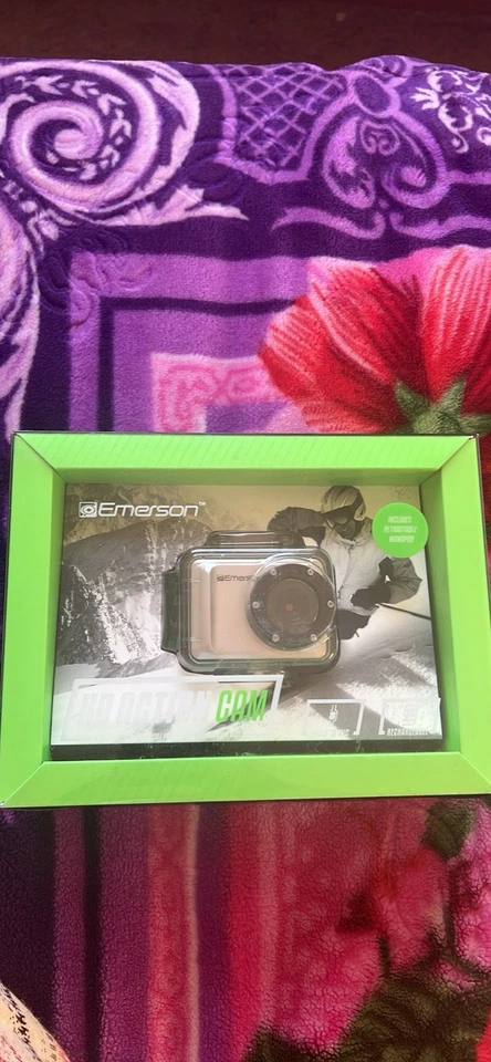 RECHARGEABLE EMERSON HD ACTION CAMERA, 4X DIGITAL ZOOM, NEW SPORTS CAM - Image 2 of 4