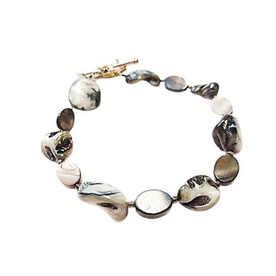 Fashionable and Elegant Natural Shell Beaded Bracelet