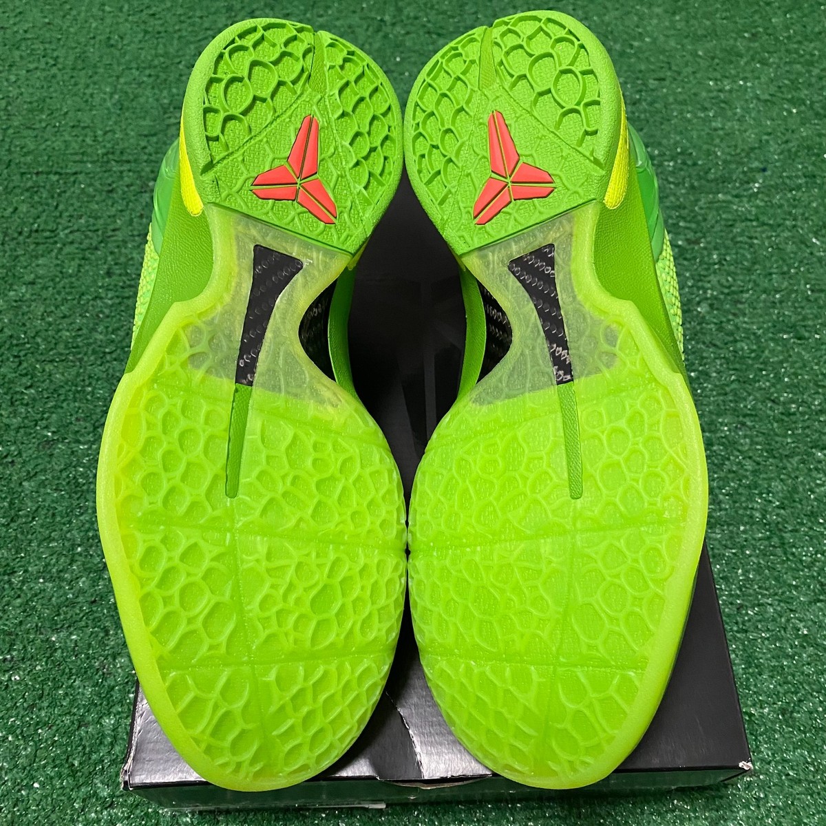 Size 8 - Nike Kobe 6 Protro Grinch Sneakers Green Apple Men  display picture 2