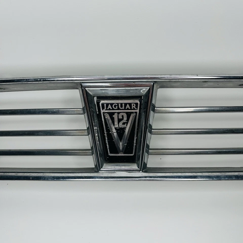 Parrilla de radiador superior delantera cromada Jaguar XJS V12 1981-1991 FABRICANTE DE EQUIPOS ORIGINALES excelente estado Foto 2 de 4