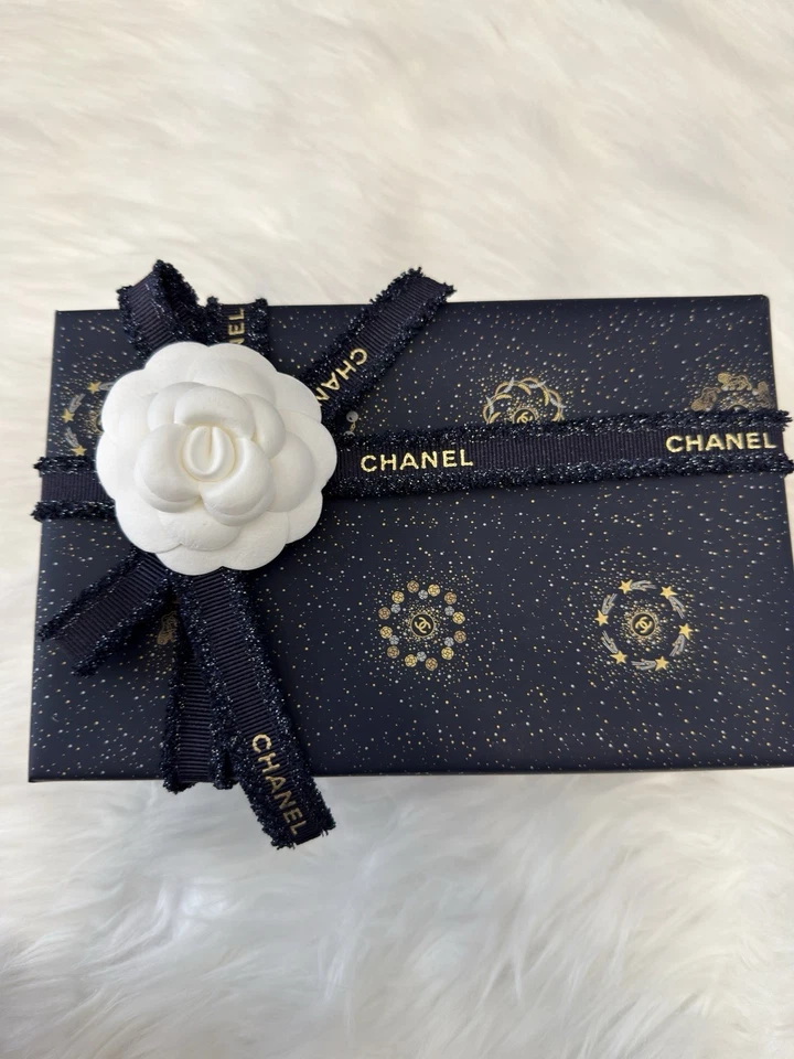 LES SIGNES DE CHANEL POLVO ILUMINADOR RUBOR 997 ROSA LUMIERE NUEVO EN CAJA regalo envuelto Foto 3 de 4