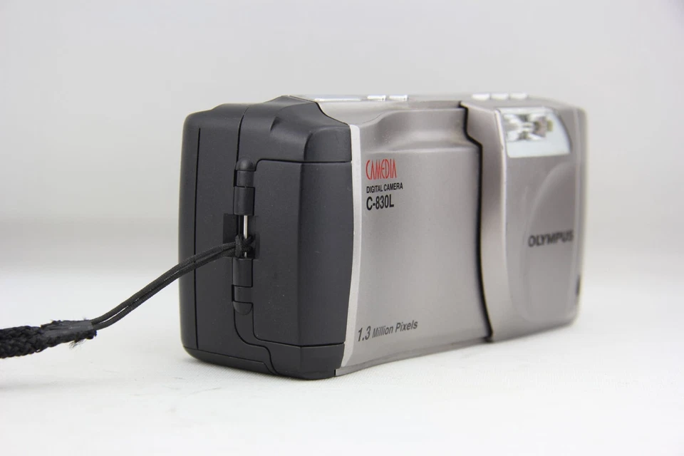 Olympus Camedia C-830L 1.3 MP Vintage Digitalkamera # 11608 - Bild 3 von 4