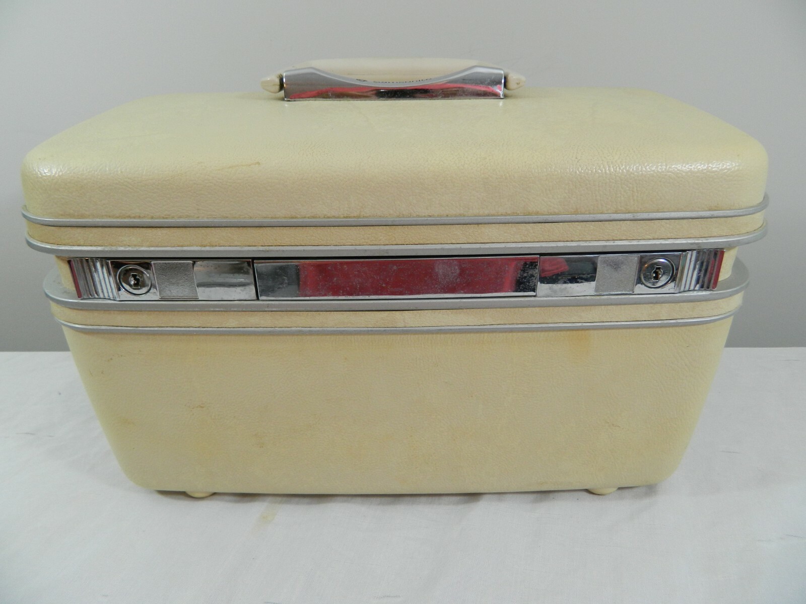 black leather garment bolsa