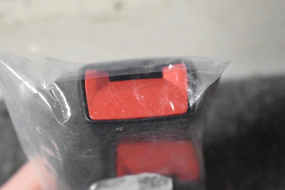 Mercedes Benz A220 2019-2022 4 Matic cinturón de seguridad delantero derecho retícula fabricante original Foto 3 de 4