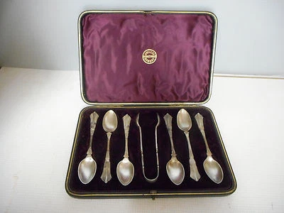 6 cuillères thé ou café et pince a sucre en métal argenté. XIX°.Coffret cuir. - Photo 1/4