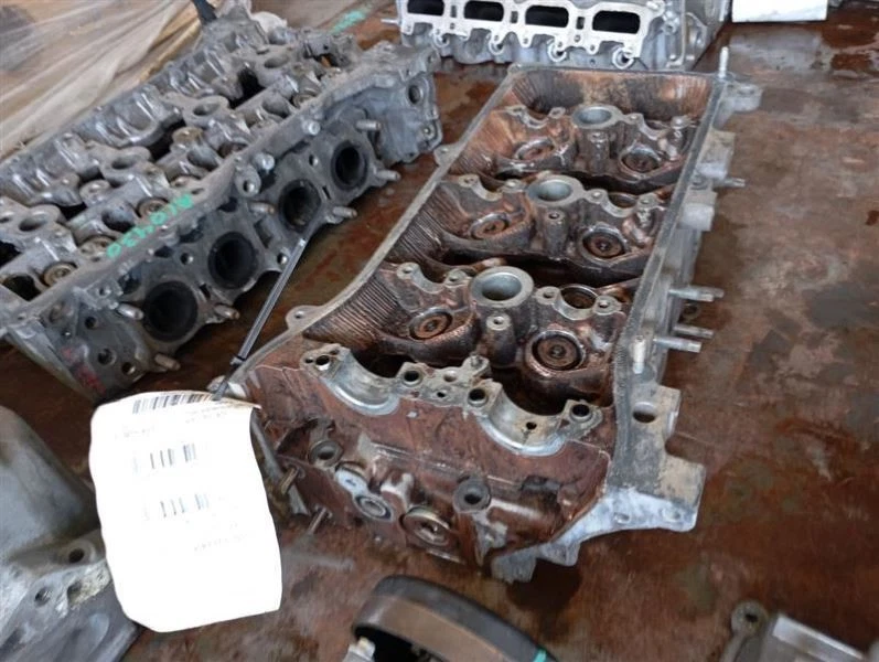 Passenger Cylinder Head 4.0L 6 Cylinder 1GRFE Engine Fits 05-11 TACOMA 3608580 Foto 3 de 4