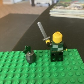 LEGO minifigure Dragon Knight cas454 Castle Kingdoms II  7947 Dark Green plume