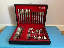 ONEIDA Oneidacraft Deluxe 62pc Stainless Steel Floral Cutlery Set w/ Case