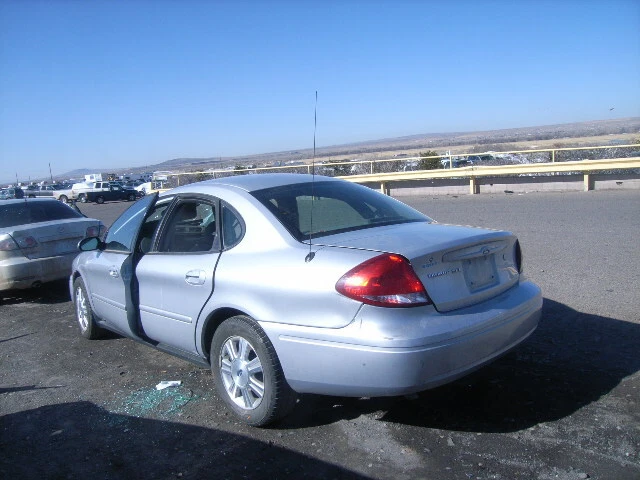Brazo de control inferior trasero usado trasero se adapta a: Ford Taurus SDN 2006 trasero trasero trasero trasero Foto 4 de 4