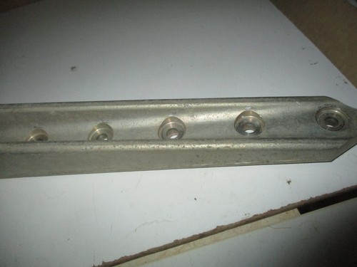 Accesorio de puntales de ala izquierda Aero Commader 100 dardos - Imagen 8 de 10