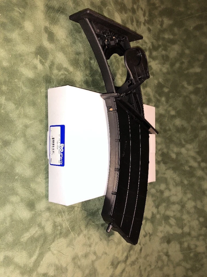 Portavasos negro lado conductor para BMW 525i 528i 530i 535i 545i 550i URO Foto 4 de 4