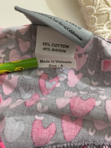 Gray’s Anatomy Small Grey Scrub Top With Breast Cancer Ribbons And Hearts - Picture 7 of 8