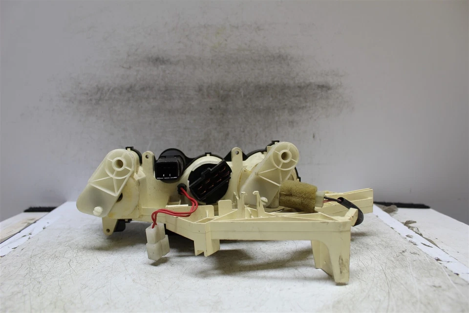 Interruptor de aire acondicionado Eagle Talon 1997 R00016378 módulo 180 B6 1A5 Foto 2 de 4