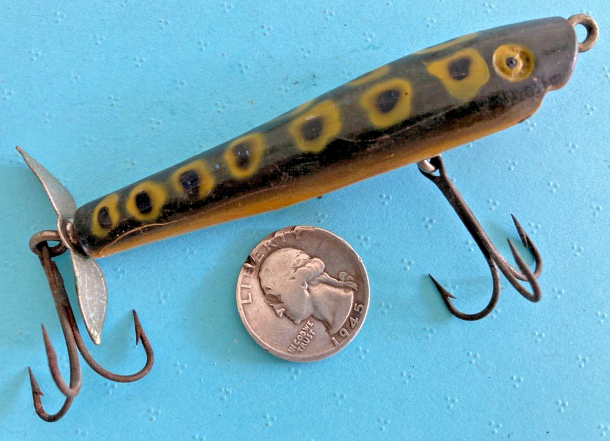 VINTAGE Shakespeare Special #6546 Green Frog Wood Topwater Fishing