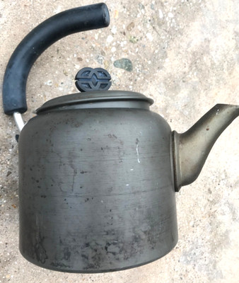 Calphalon Metal Tea Pot Kettle Made In Ireland Anodized 2 QT Celtic Finial Decor