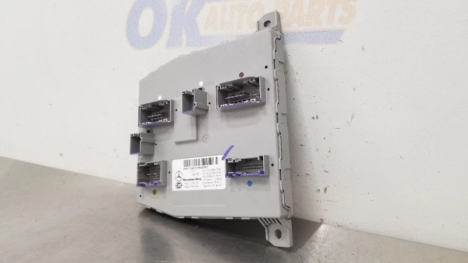 18 MERCEDES BENZ AMG C63S W205 ATIVAÇÃO DE SINAL FRONTAL CONTROLE SAM 2059006330 - Imagem 3 de 4