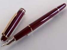 Montblanc Meisterstuck Classique 144 penna stilografica bordeaux GT 14K pennino