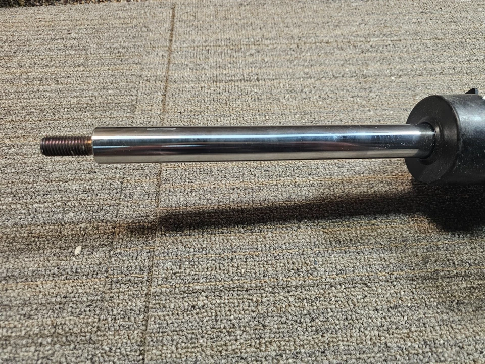 Puntal de suspensión de gasolina delantero Mopar 00520361850 para Jeep Renegade 2015-2017 Foto 3 de 4