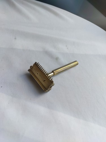 Nice Valet AutoStrop Gold Tone Single Edged Safety Razor - Picture 10 of 10