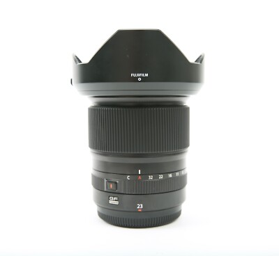 Fujifilm GF Ultraweitwinkelobjektiv 23 mm f/4 R LM WR mit beiden Schutzkappen & Haube