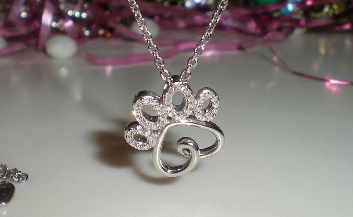 Hallmark 1/10ct SS PAW PRINT HEART-SHAPED Diamond Necklace KAY