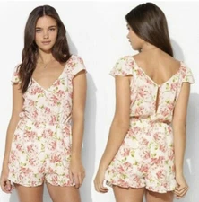 PINS AND NEEDLES Floral Romper Size M