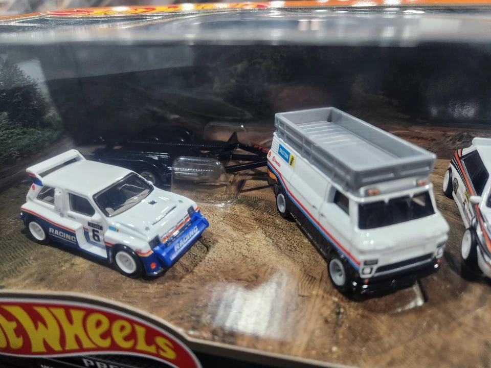 Hot Wheels Premium Diorama Rally Set MG Metro Lancia Delta HW Hauler Ford RS200 Foto 4 de 4