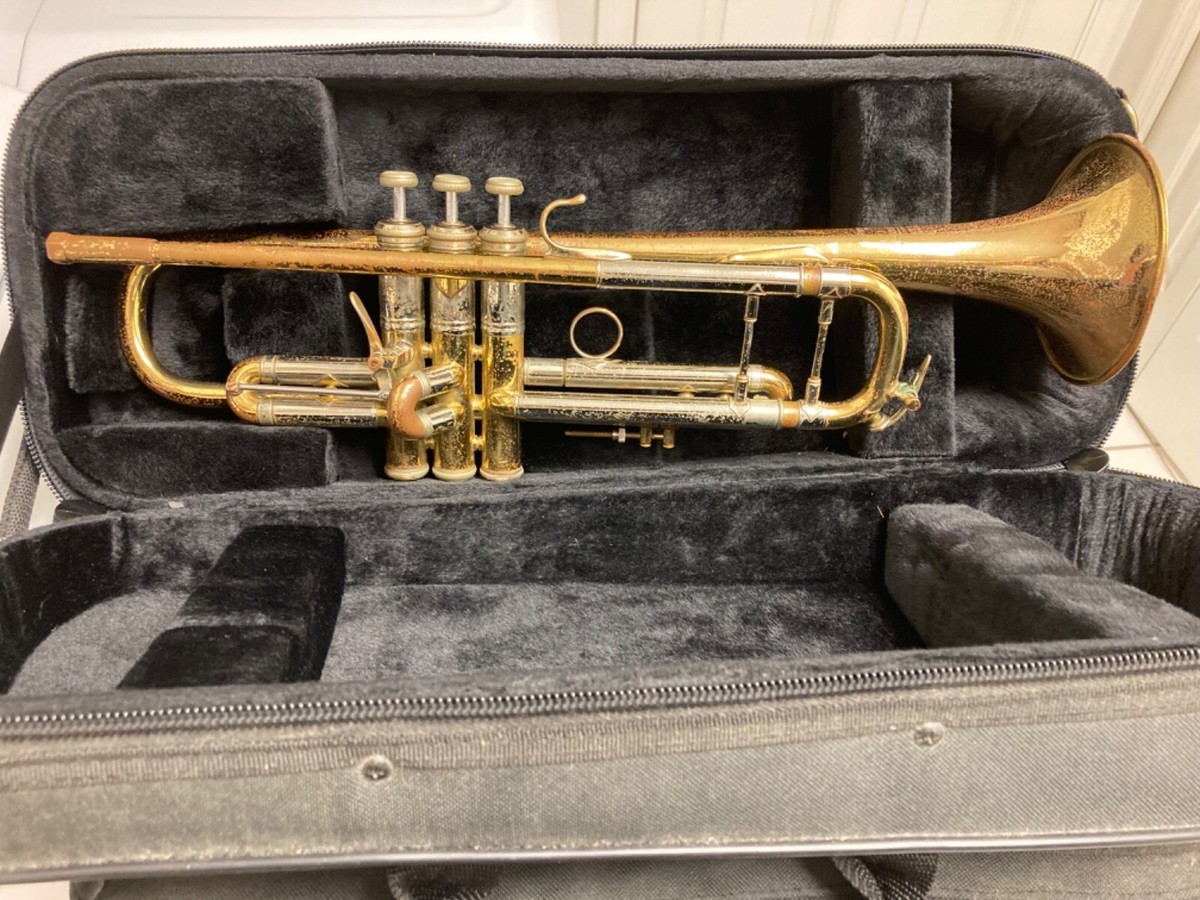 Vincent Bach b-flat Stradivarius Trumpet original finish ML