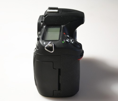Nikon D300 12.3MP Digital SLR Camera 3061791 (Body Only) - Picture 2 of 8