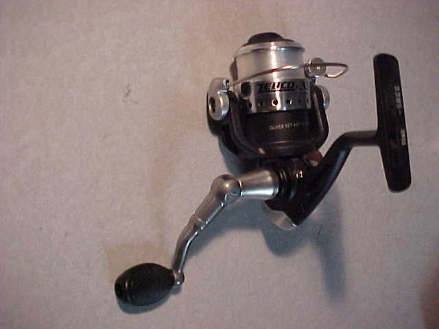 NEW ZEBCO 33 MICRO SPINNING REEL ultra light 4 lb test line PAN FISHING ice