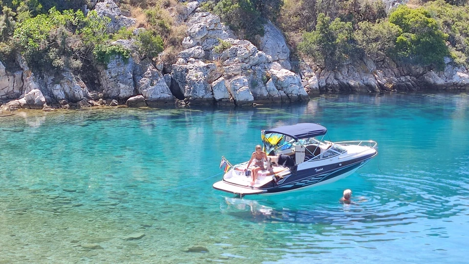 motorboot gebraucht mit trailer