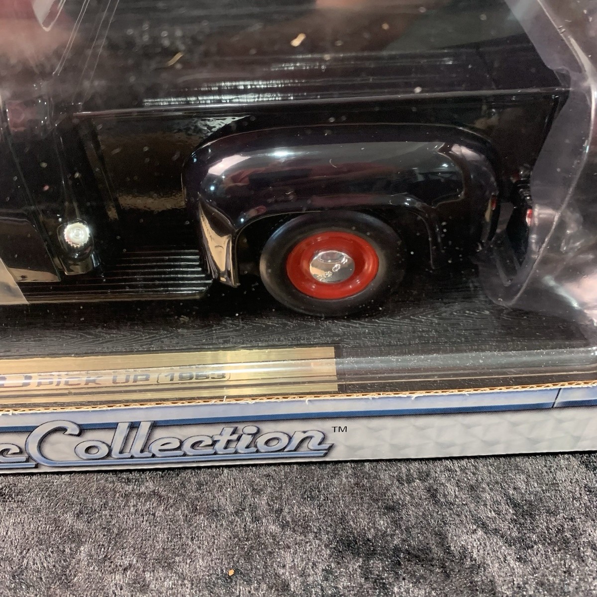 Ford Pickup (1953) 1:18 ダイキャストメタル　ミニカー 1/18 Road Signature 1953 Ford F-100 Pickup Truck (Red