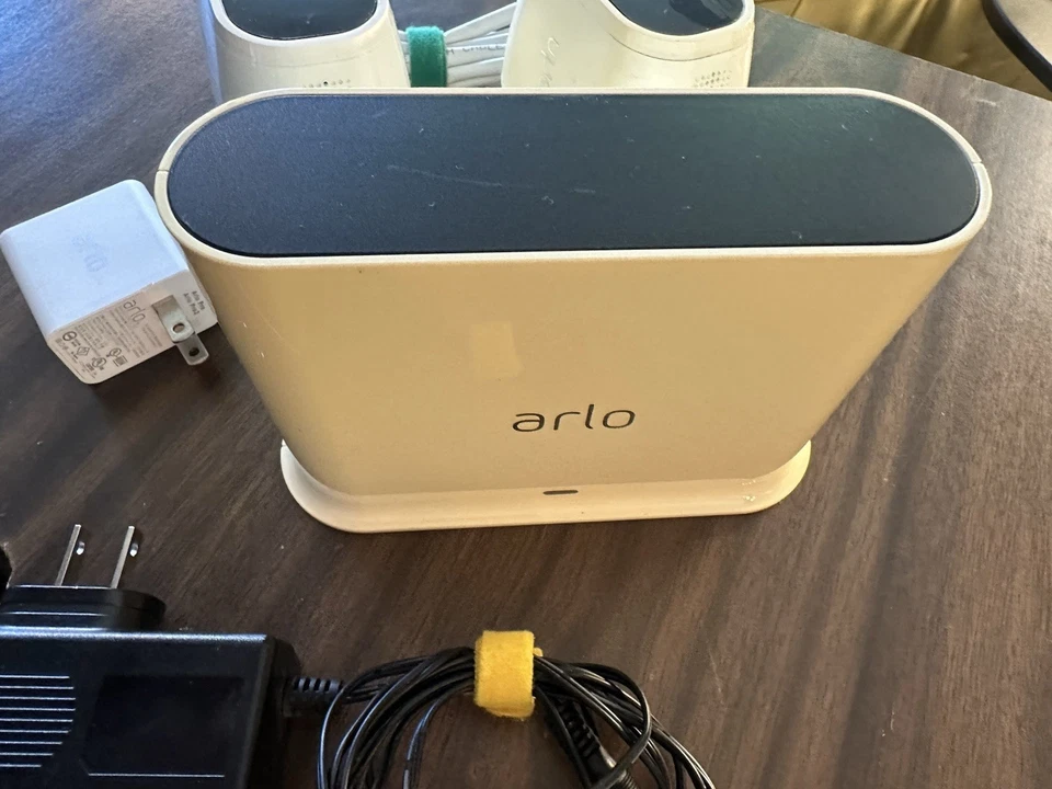 二手 Arlo VMB4500 智能集线器和 2 PRO 2 摄像头 — 第 2/4 张图片