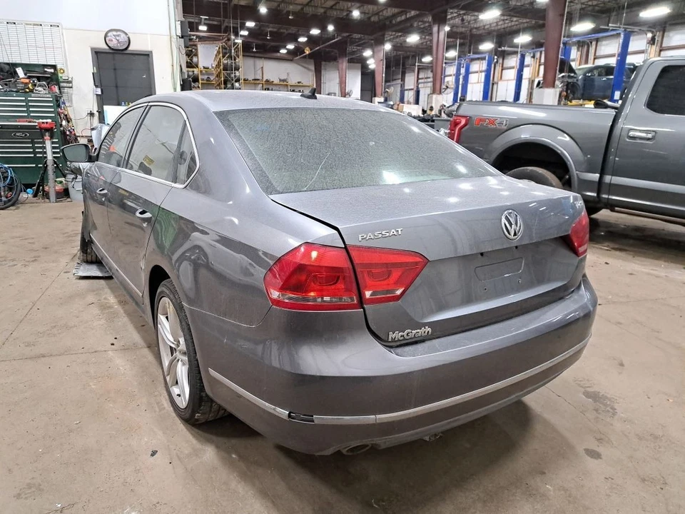 Cilindro maestro de freno 2013 Passat Sku#4276510 Foto 3 de 4