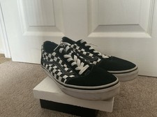 VANS OLD SKOOL CHECKERBOARD SNEAKER- YOUTH SIZE 6 MENS 6, WOMENS 7.5