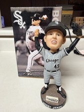 Roberto Alomar Bobblehead and Frank Thomas Statue Stadium Giveaways 54