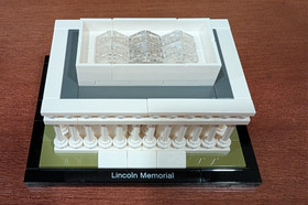 LEGO Architecture Lincoln Memorial 21022 Complete with Manual