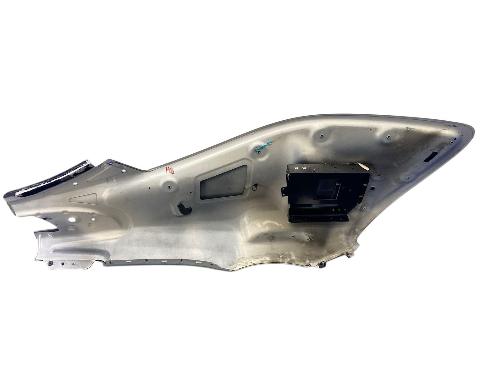 2016 2017 2018 2019 2020 2021 MCLAREN 570S REAR RIGHT QUARTER BODY PANEL WHITE