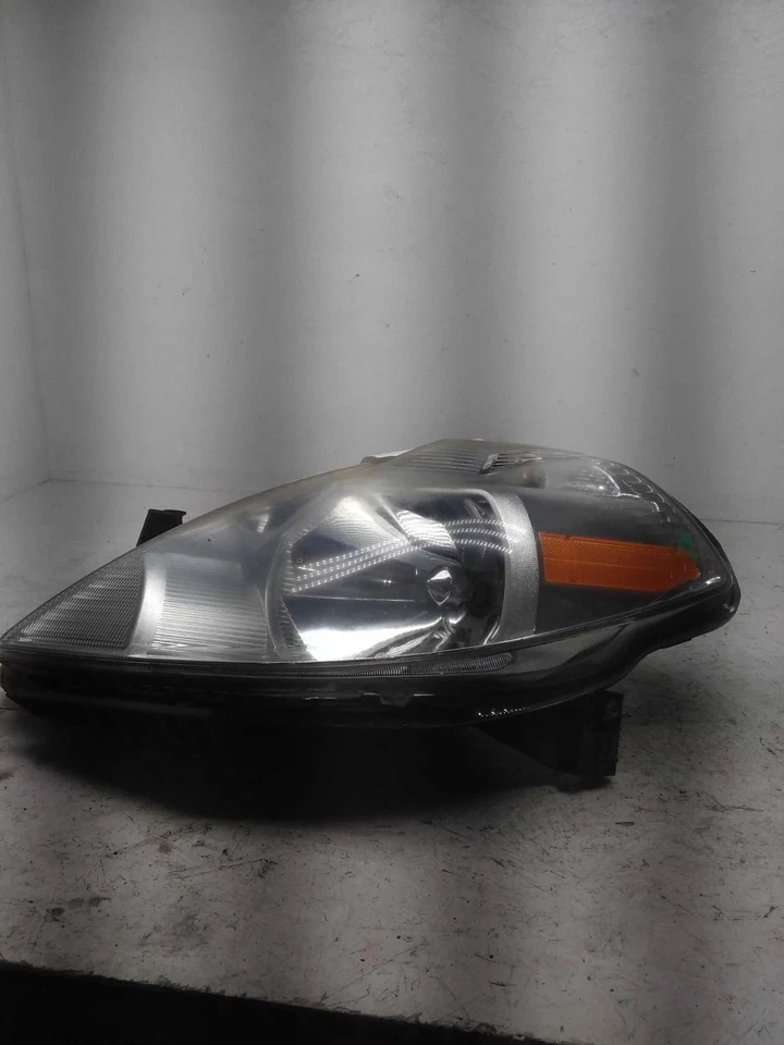 Used Left Headlight Assembly fits: 2010 Nissan Versa Left Grade C Foto 2 de 4